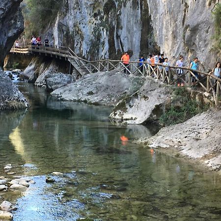 Apartamentos La Granja Hinojares Luaran gambar