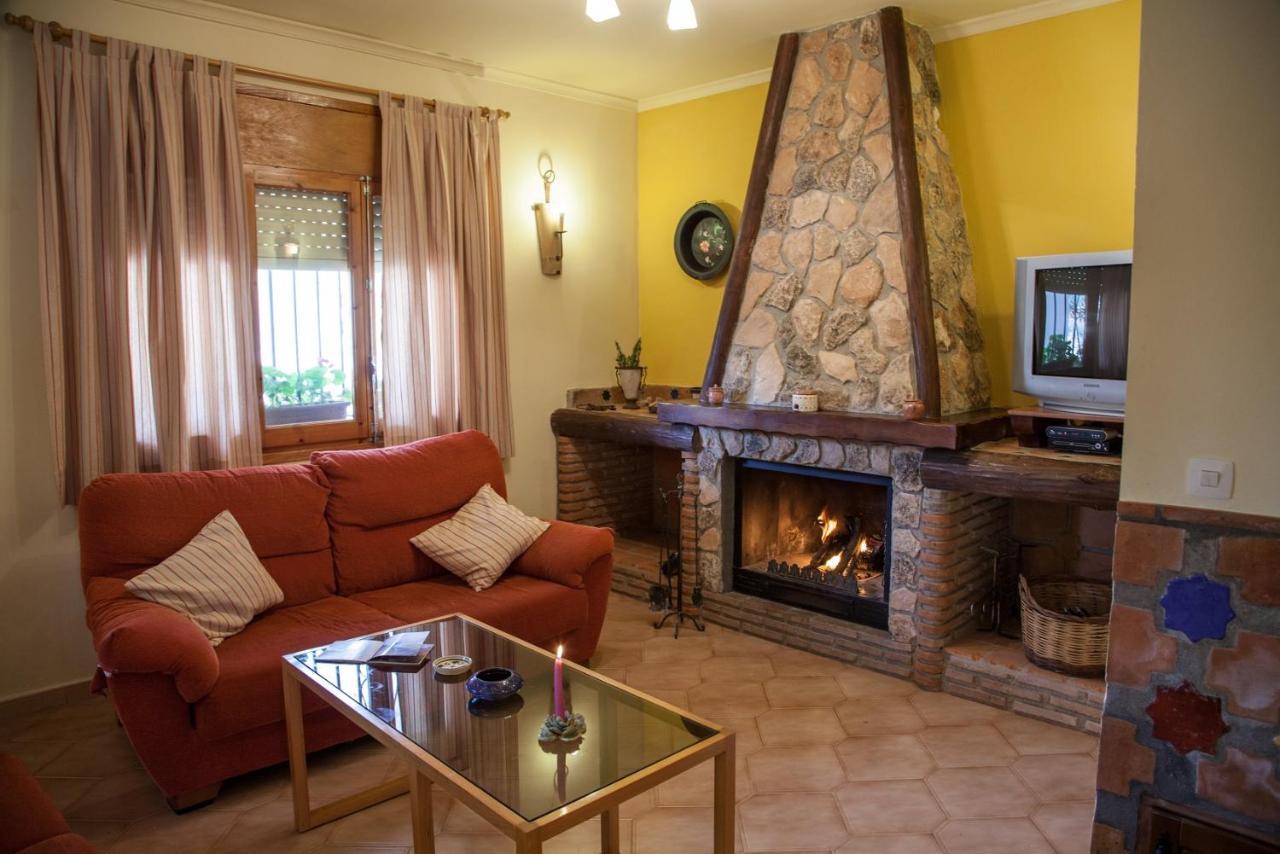 Apartamentos La Granja Hinojares Luaran gambar