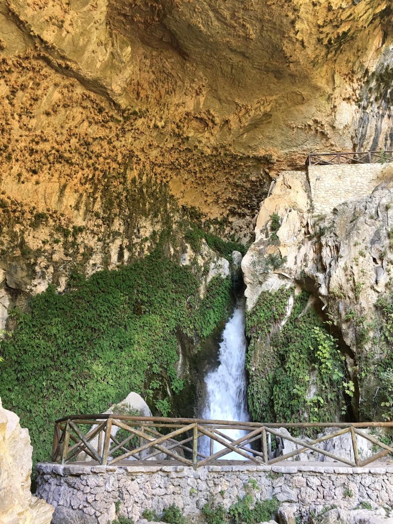 Apartamentos La Granja Hinojares Luaran gambar