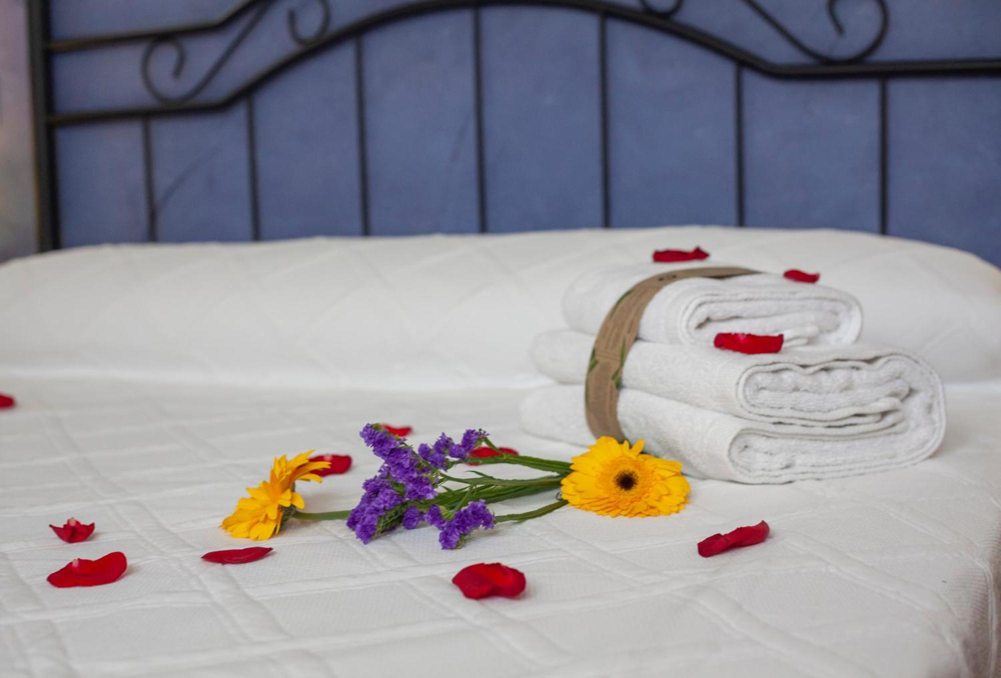 Apartamentos La Granja Hinojares Luaran gambar