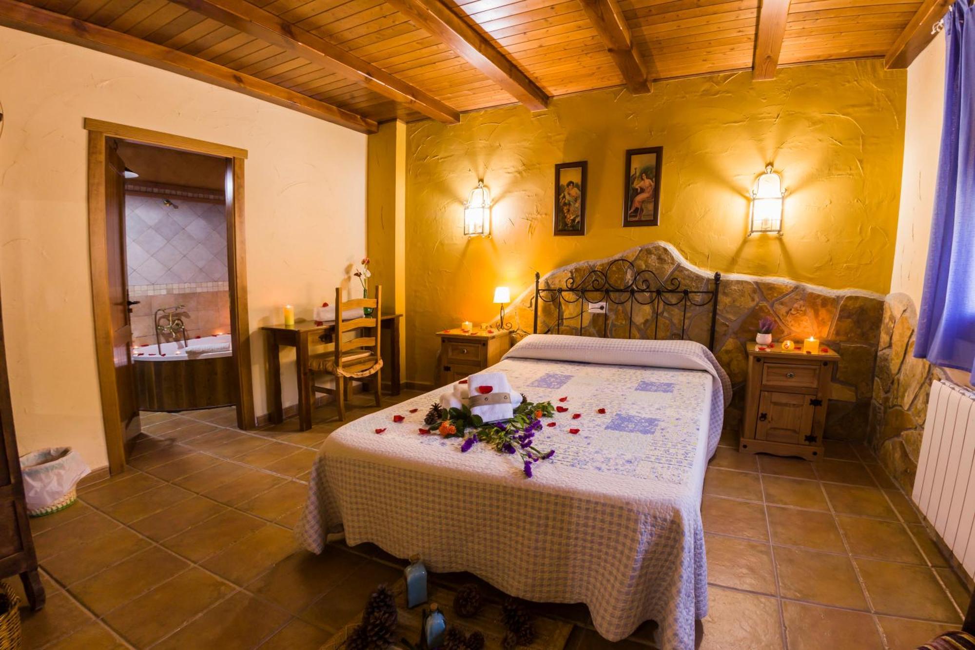 Apartamentos La Granja Hinojares Luaran gambar