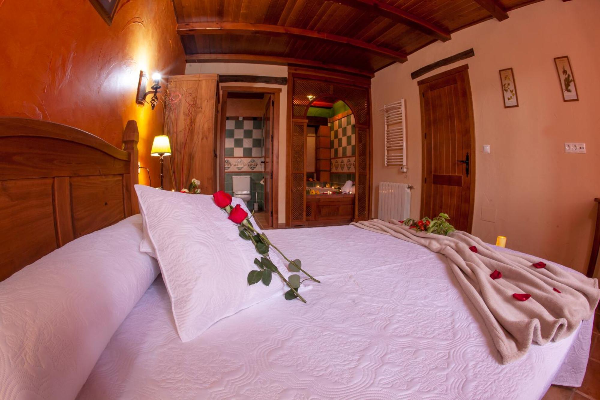 Apartamentos La Granja Hinojares Luaran gambar